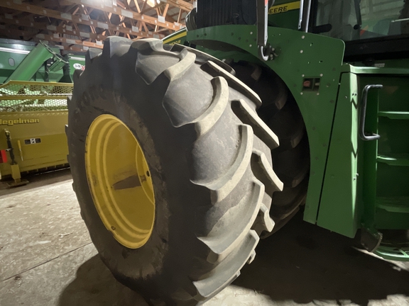 2021 John Deere 9520R Tractor 4WD