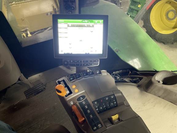 2021 John Deere 9520R Tractor 4WD