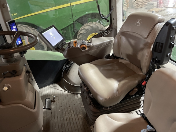 2021 John Deere 9520R Tractor 4WD