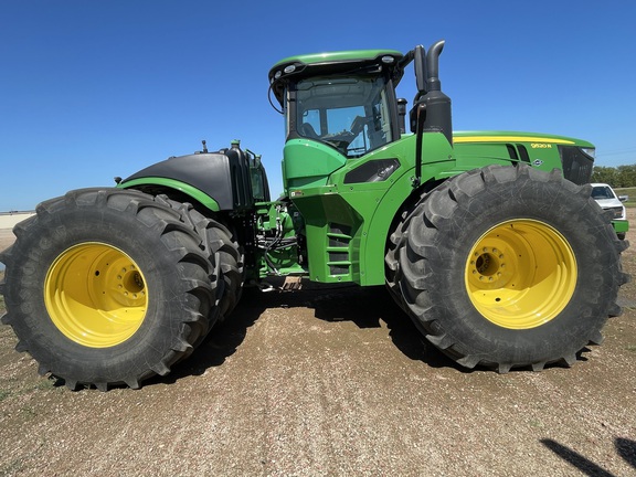 2021 John Deere 9520R Tractor 4WD