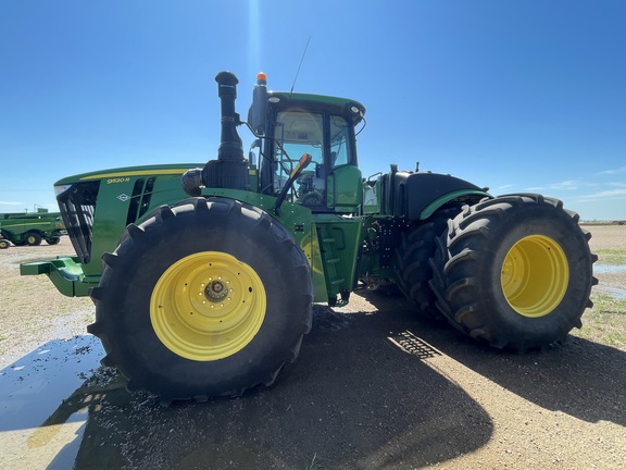 2021 John Deere 9520R Tractor 4WD