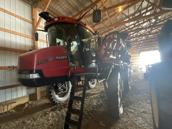 2011 Case IH Patriot 4420 Sprayer/High Clearance