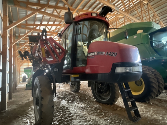 2011 Case IH Patriot 4420 Sprayer/High Clearance