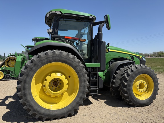 2021 John Deere 8R 370 Tractor