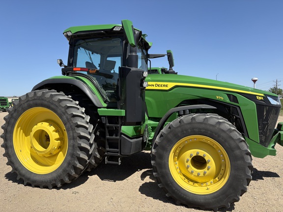 2021 John Deere 8R 370 Tractor