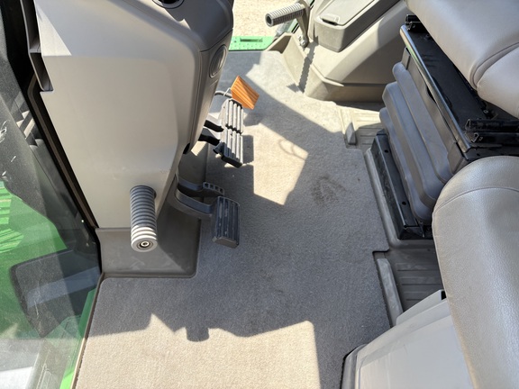 2021 John Deere 8R 370 Tractor