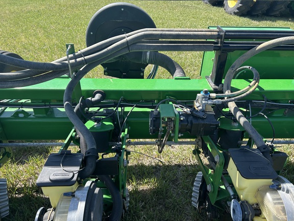 2012 John Deere DB60 Planter