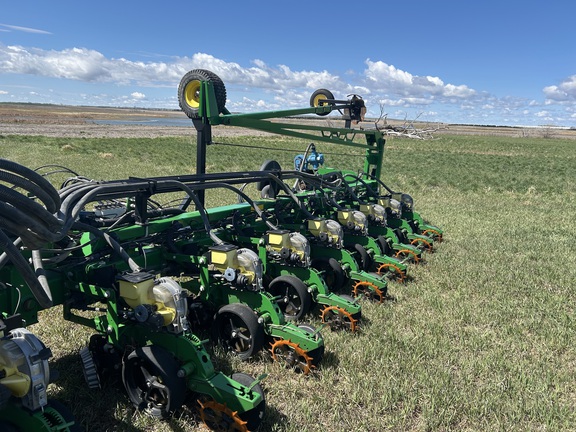 2012 John Deere DB60 Planter