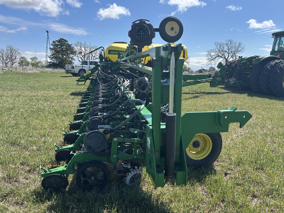 2012 John Deere DB60 Planter