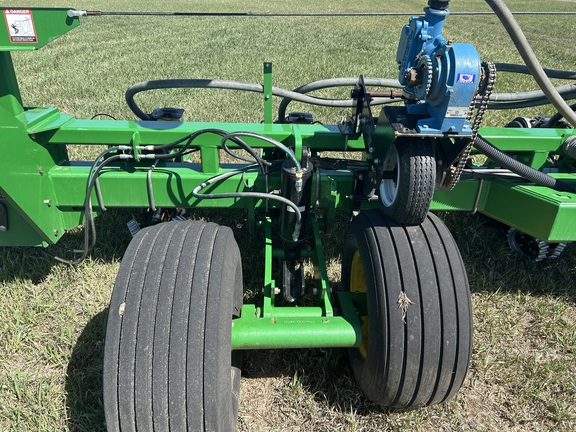 2012 John Deere DB60 Planter