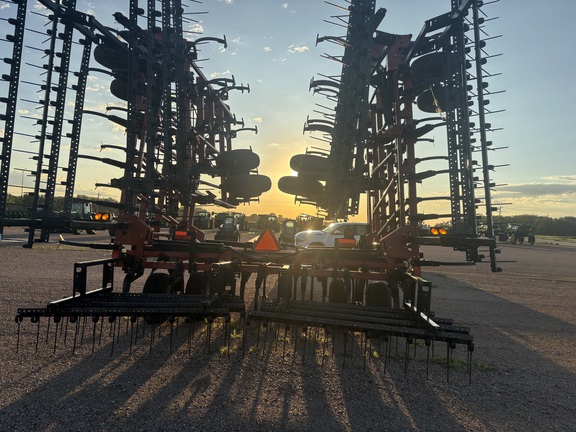 2013 Case IH 200 Field Cultivator