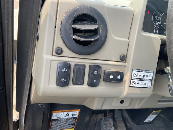 2023 John Deere XUV 835R ATV