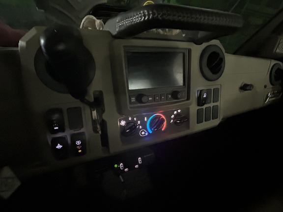 2024 John Deere XUV 835R ATV