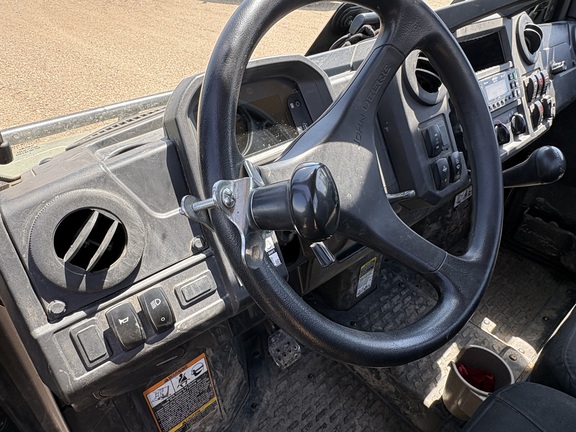 2024 John Deere XUV 835M ATV