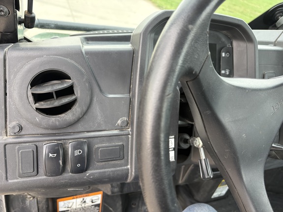 2024 John Deere XUV 835M ATV
