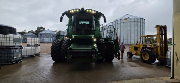 2022 John Deere S780 Combine