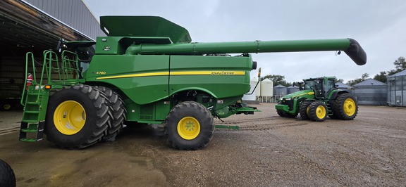 2022 John Deere S780 Combine