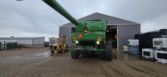 2022 John Deere S780 Combine