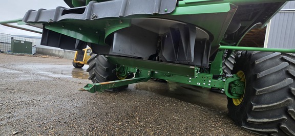 2022 John Deere S780 Combine