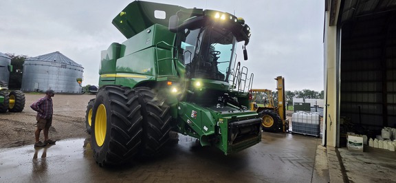 2022 John Deere S780 Combine
