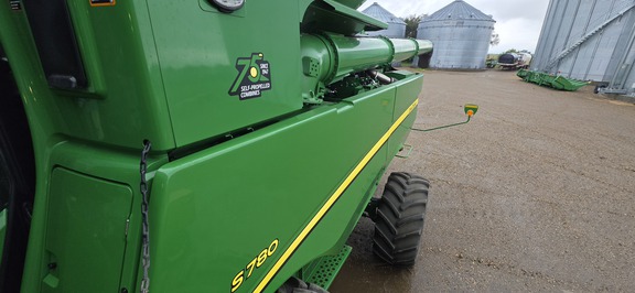 2022 John Deere S780 Combine