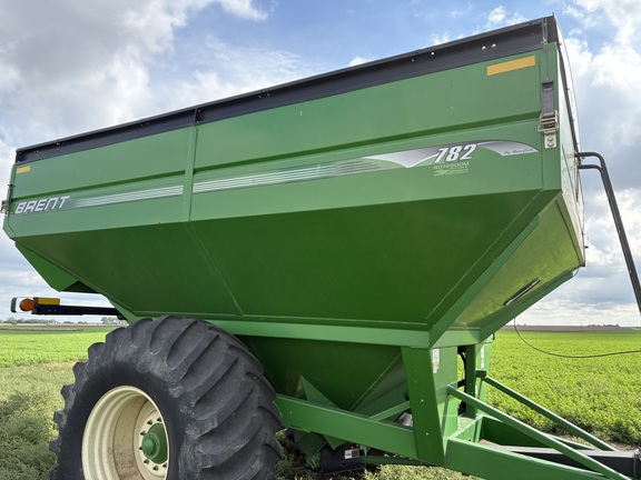 2009 Brent 782 Grain Cart