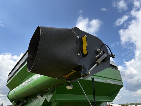 2009 Brent 782 Grain Cart