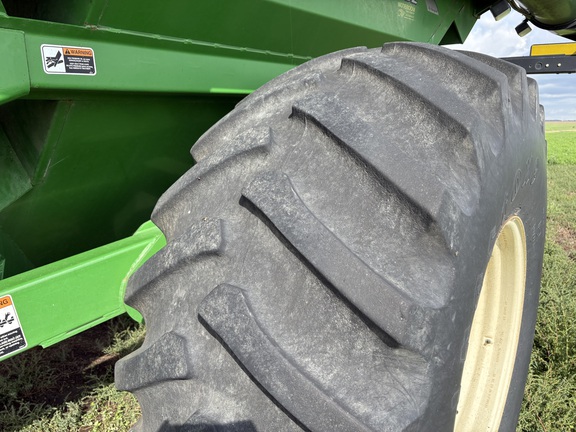 2009 Brent 782 Grain Cart