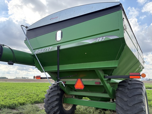 2009 Brent 782 Grain Cart