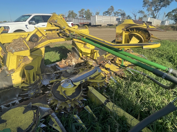 2014 John Deere 690 Header Forage
