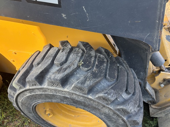 2023 John Deere 324G Skid Steer Loader