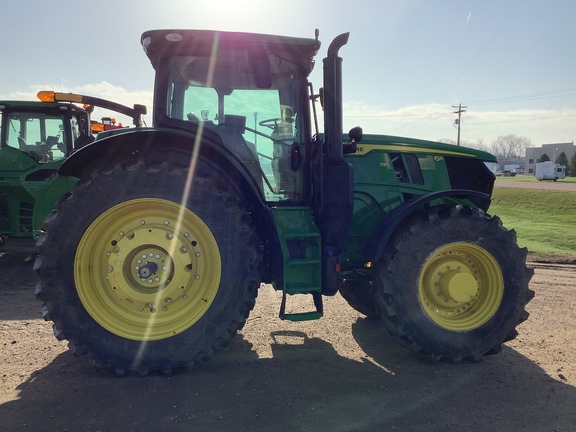 2023 John Deere 6R 195 Tractor