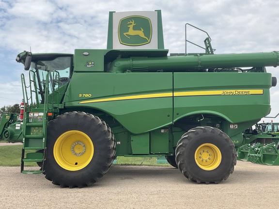 2022 John Deere S780 Combine