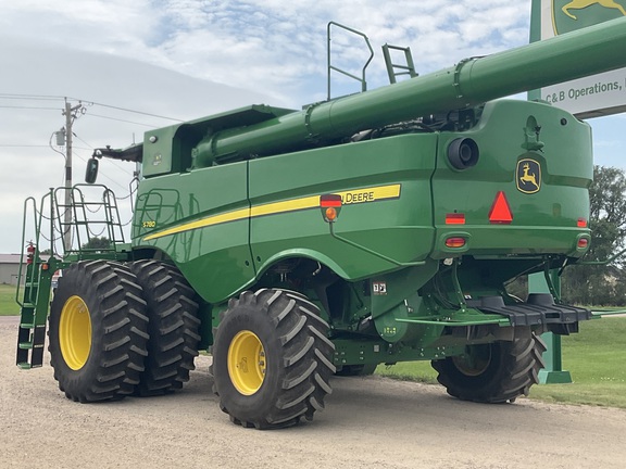 2022 John Deere S780 Combine