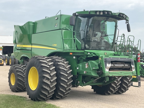 2022 John Deere S780 Combine