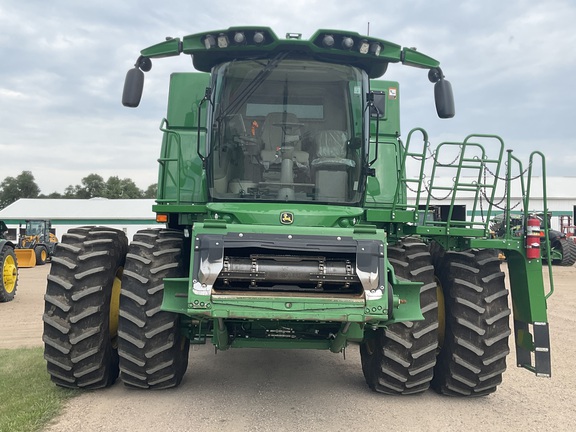 2022 John Deere S780 Combine