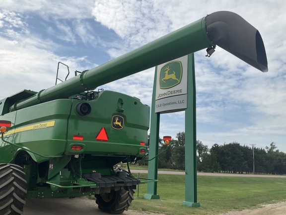 2022 John Deere S780 Combine