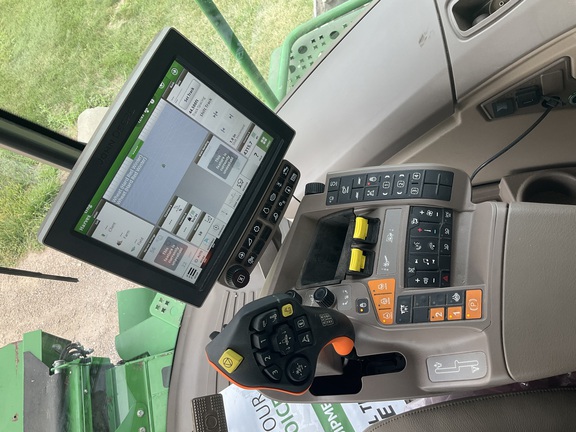 2022 John Deere S780 Combine