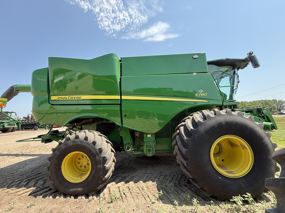 2023 John Deere S780 Combine