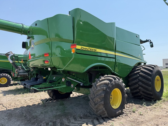 2023 John Deere S780 Combine