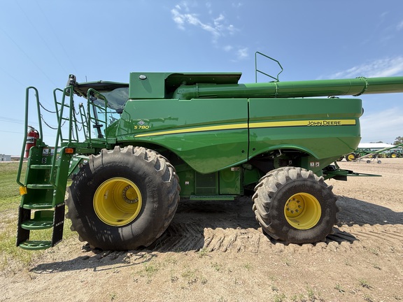 2023 John Deere S780 Combine