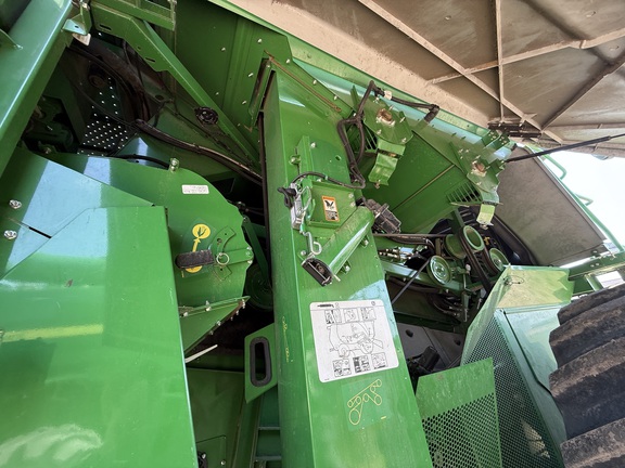 2023 John Deere S780 Combine