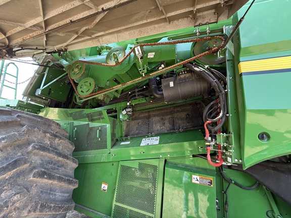 2023 John Deere S780 Combine