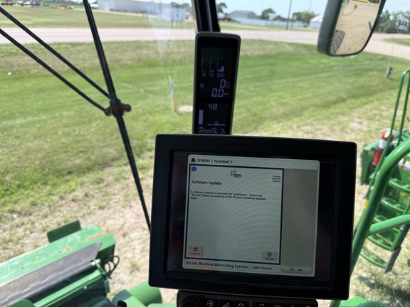 2023 John Deere S780 Combine