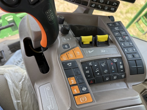 2023 John Deere S780 Combine