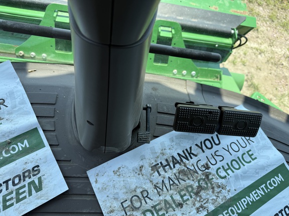 2023 John Deere S780 Combine