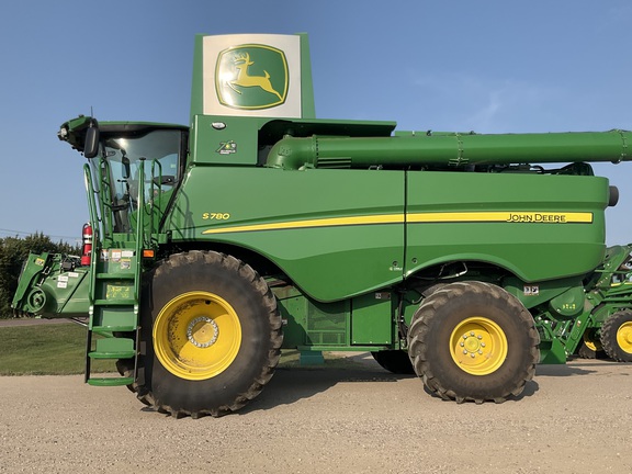 2022 John Deere S780 Combine