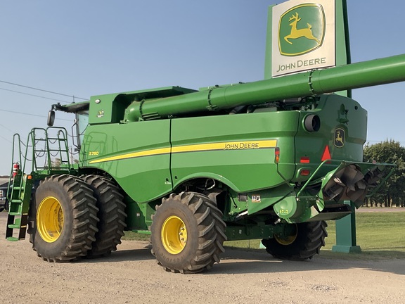 2022 John Deere S780 Combine