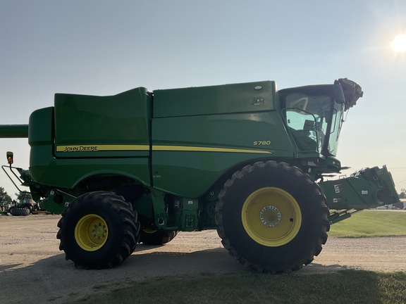 2022 John Deere S780 Combine