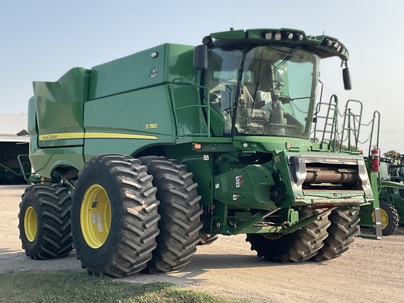 2022 John Deere S780 Combine